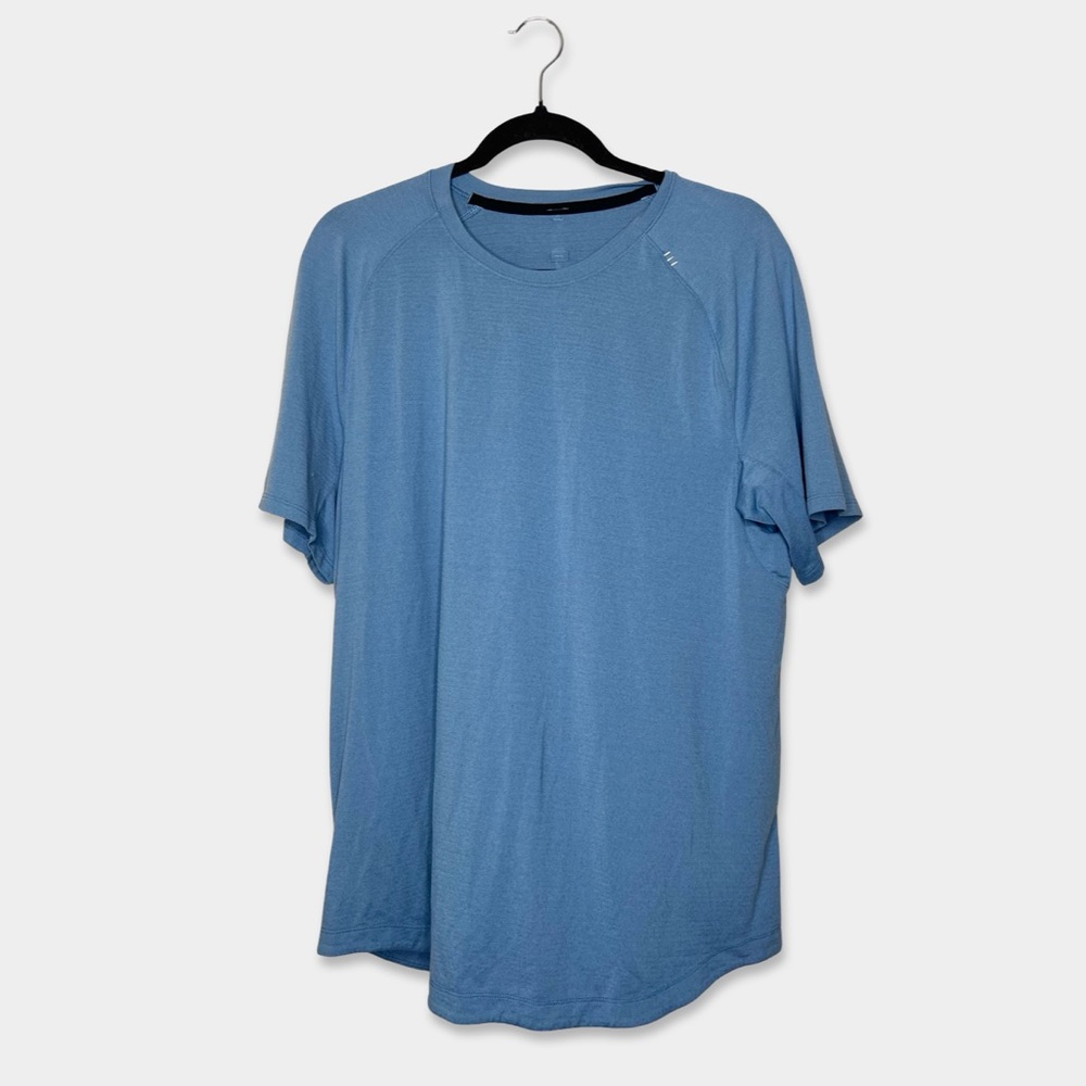LULULEMON Men's Tee Size M Blue Color GUC